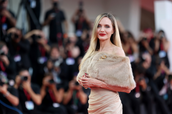 Angelina Jolie Emotionally Moved by Audience’s Unexpected Applause