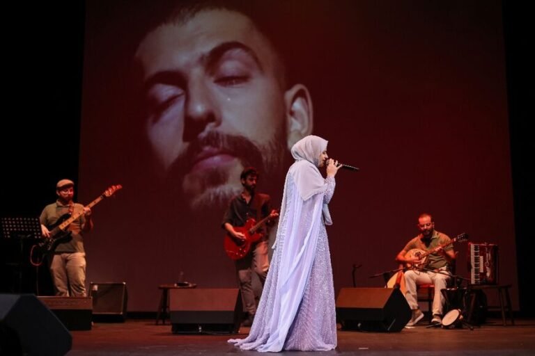 Hijab-Wearing Singer Shines, Inspires a New Generation 