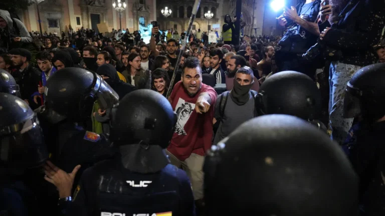 Protests in Valencia Demand Leader’s Resignation Over Deadly Flood Response