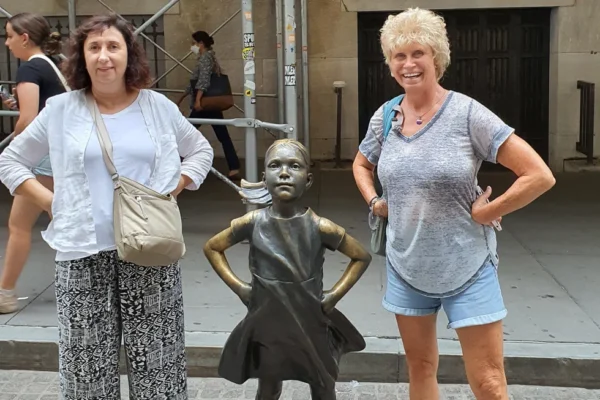 Dolly Parton is searching for someone to play her on Broadway