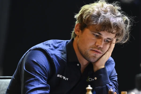 Magnus Carlsen Withdraws from World Blitz Chess Championship Over Dress Code Dispute