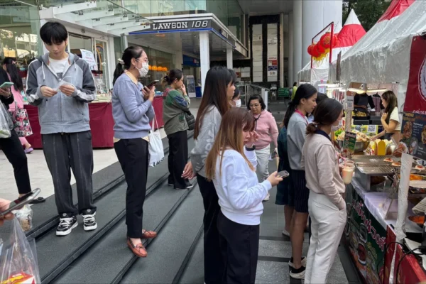 Bangkok’s Unusual Cold Snap: A City Reacts to 59°F Temperatures