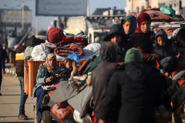 Palestinians Return to Northern Gaza Amid Ceasefire Resolution