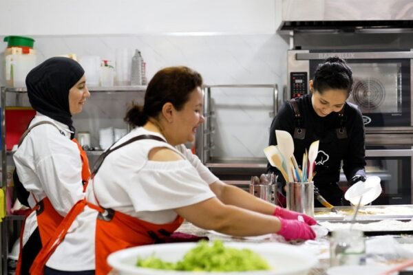 This Startup is Empowering Women by Connecting Home Chefs with Hungry Office Workers