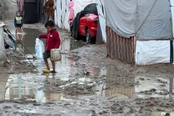 Displaced Palestinians in Gaza Endure Harsh Winter Amid Ongoing Conflict