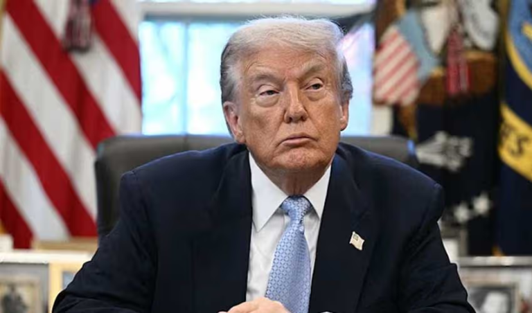 Trump Claims Shipping Resumes Through Strait of Hormuz as JD Vance Points to “Cautious Progress” in Iran Talks